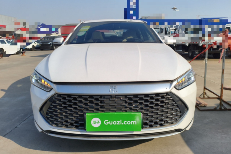 比亚迪 秦PLUS 2024款 荣耀版 DM-i 120KM领先型车身外观2