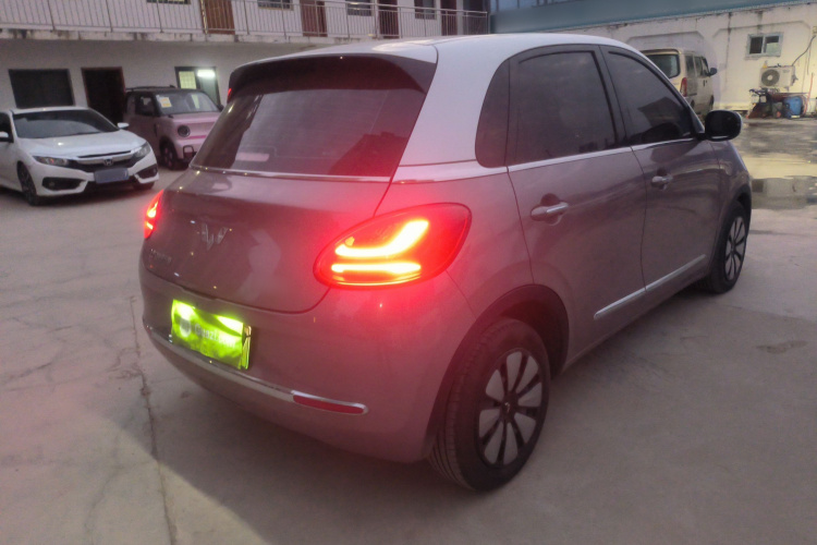 五菱汽车 五菱缤果 2023款 333km 灵犀互联+款车身外观7