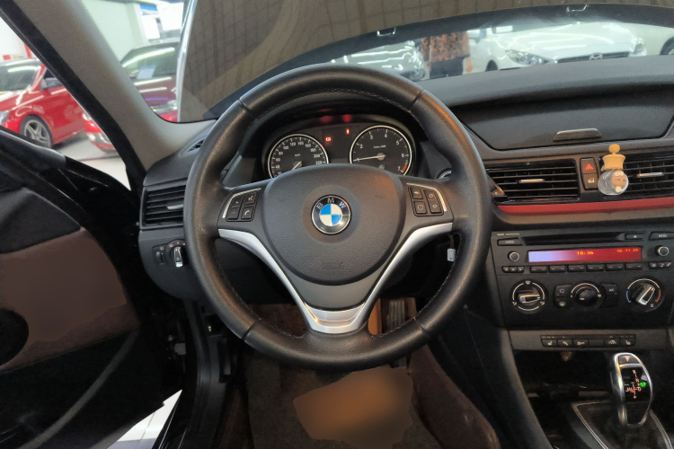 宝马X1 2015款 sDrive18i 时尚晋级版中控内饰13