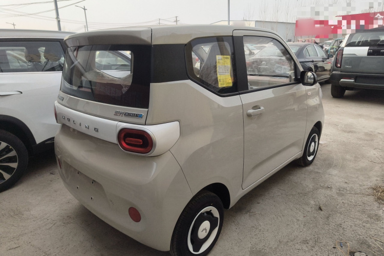 五菱汽车 宏光MINIEV 2024款 第三代 215km 青春版车身外观7