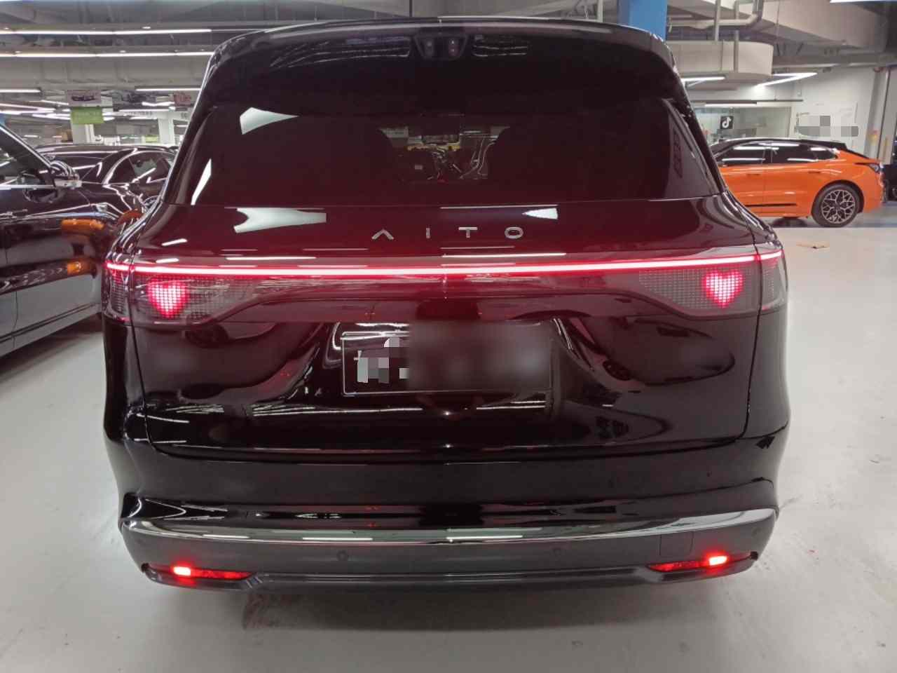 鸿蒙智行 问界M8 2025款 增程 Max+版 53.4kWh 6座版 (192线激光雷达）(3)