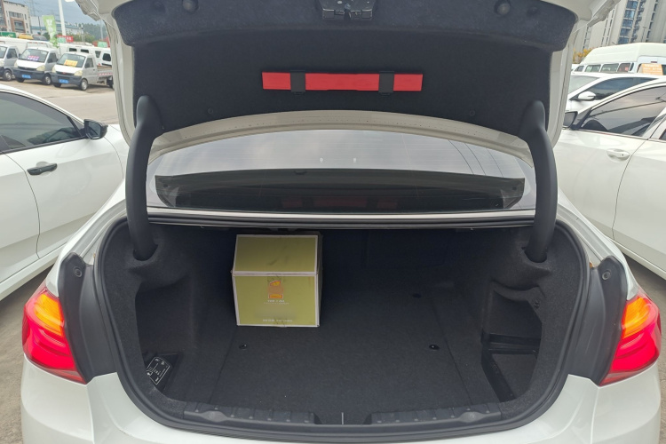 宝马3系 2018款 320Li 时尚型局部细节23