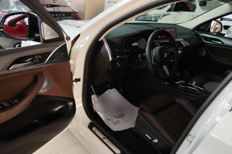 宝马X4 2021款 xDrive 25i M运动套装中控内饰20