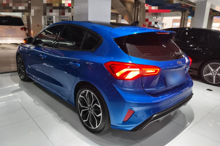 福特 福克斯 2021款 两厢 EcoBoost 180 自动ST Line车身外观6003