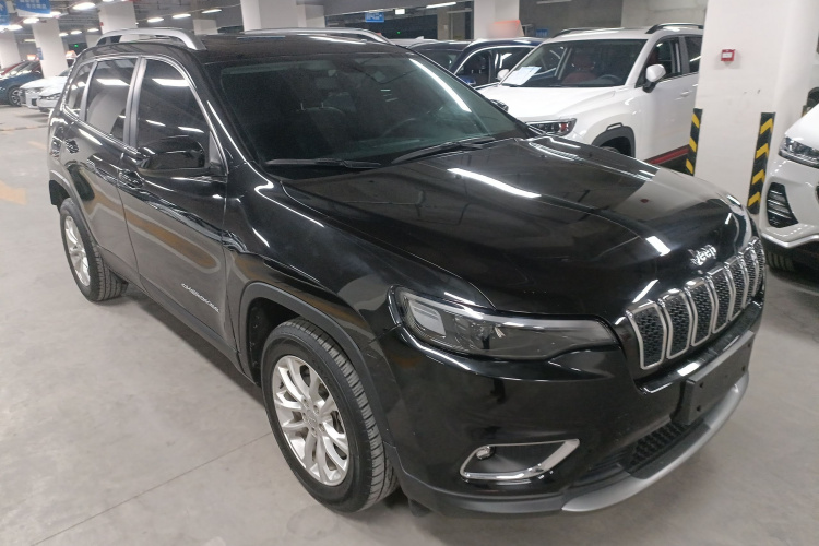 Jeep 自由光 2019款 2.0T 两驱智享版 国VI车身外观3