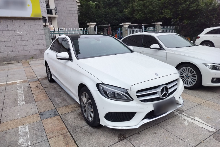 奔驰C级 2015款 C 200 L 运动型车身外观3