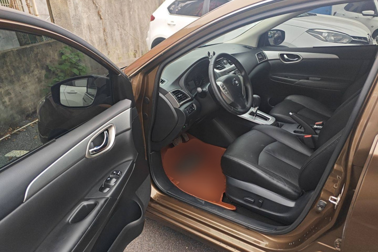 日产 轩逸 2014款 1.6XV CVT尊享版中控内饰20