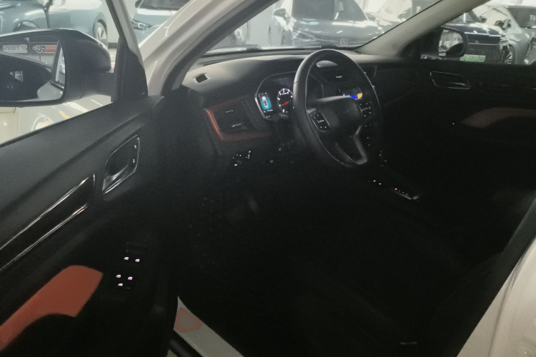 荣威RX3 2021款 PRO 1.6L CVT旗舰型中控内饰7003