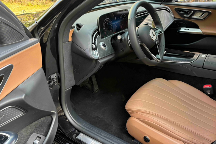 奔驰E级 2025款 E 300 L 时尚型中控内饰7003