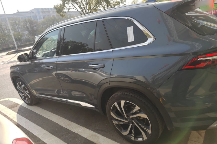 吉利汽车 星越L 2024款 2.0TD 高功自动两驱天际版车身外观4