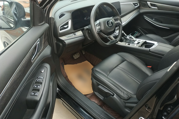 蓝电E5 2023款 1.5L DE-i 100KM畅享型 7座中控内饰20