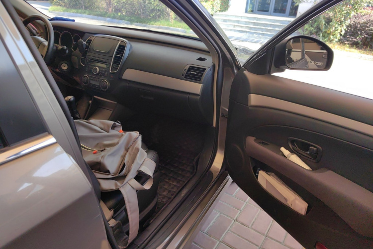 日产 轩逸 2016款 1.6XE 手动舒适版局部细节9005