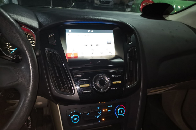 福特 福克斯 2017款 三厢 1.6L 手动舒适型智行版局部细节16