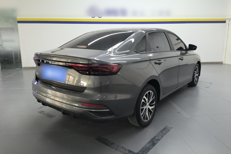 吉利汽车 帝豪 2025款 第4代 1.5L CVT龙腾版车身外观7