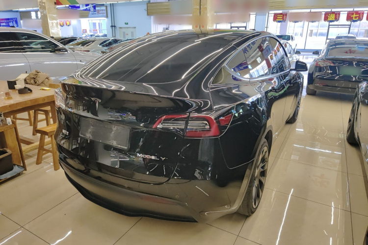 特斯拉 Model Y 2021款 标准续航后驱版车身外观7