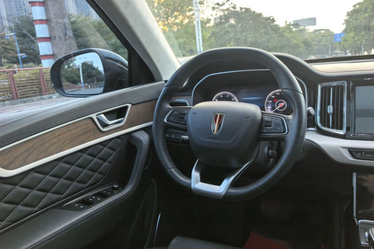 红旗HS7 2019款 3.0T 自动四驱智联旗畅版中控内饰7004