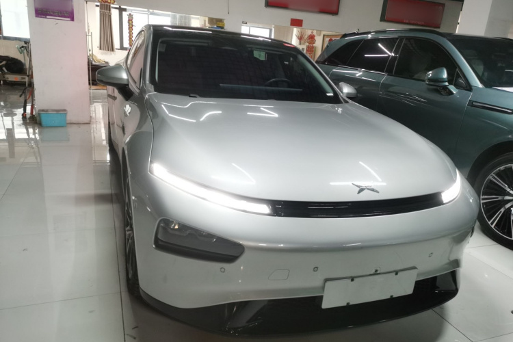 小鹏P7 2022款 670N+车身外观6001