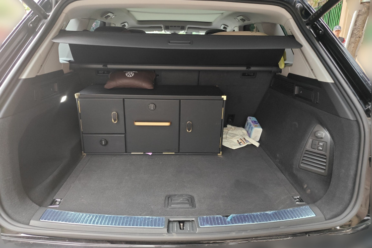 大众 途锐 2022款 3.0TSI 锐享版 曜黑运动套装局部细节23