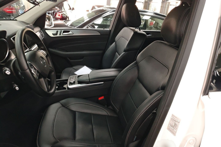 奔驰M级 2014款 ML 320 4MATIC局部细节19