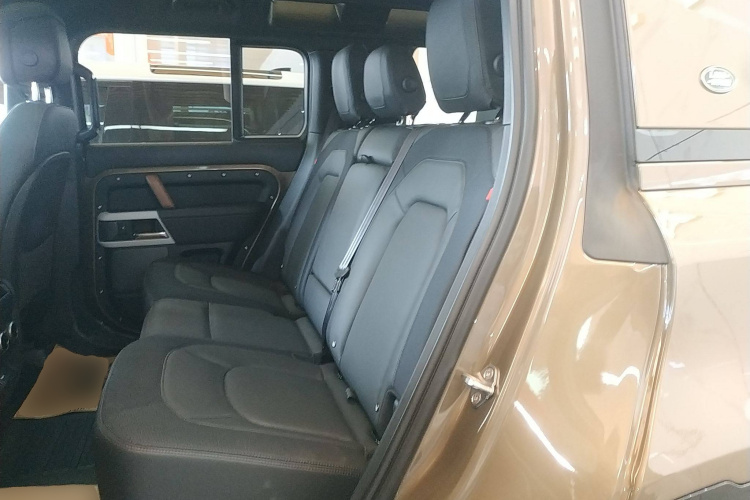 路虎卫士 2023款 改款 110 3.0T P400 X-DYNAMIC HSE中控内饰7004