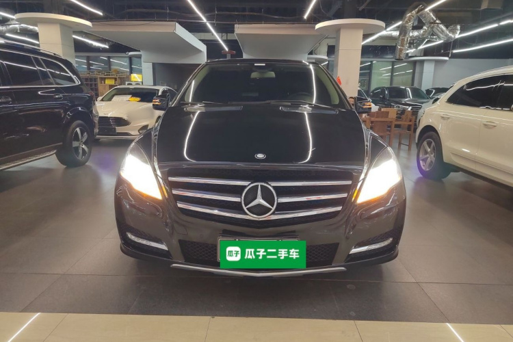 奔驰R级 2017款 R 320 4MATIC 豪华型臻藏版车身外观2
