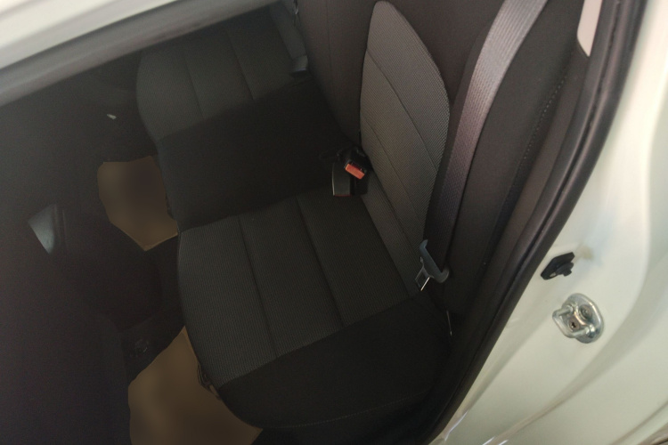 起亚K3 2016款 1.6L 自动天窗版中控内饰21