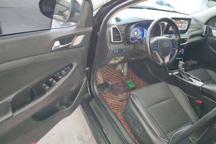 现代 途胜 2019款 280TGDi 双离合两驱时尚版 国V中控内饰20