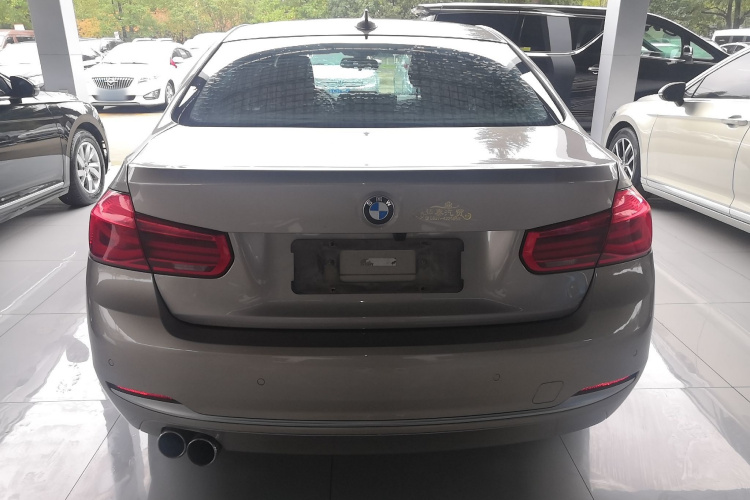 宝马3系 2018款 318Li车身外观6