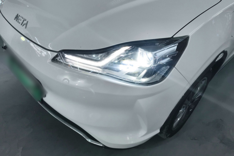 哪吒汽车 哪吒V 2022款 潮 400 Lite局部细节36