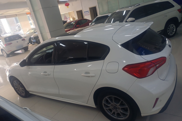 福特 福克斯Active 2021款 EcoBoost 180 自动劲潮型车身外观6005