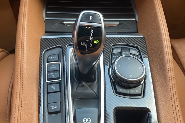 宝马X6 2015款 xDrive35i 领先型局部细节18