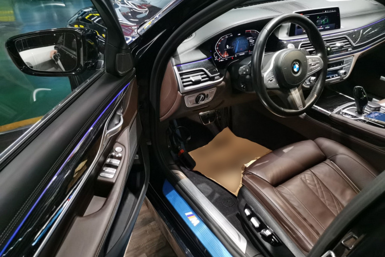 宝马7系 2019款 改款 730Li M运动套装中控内饰20