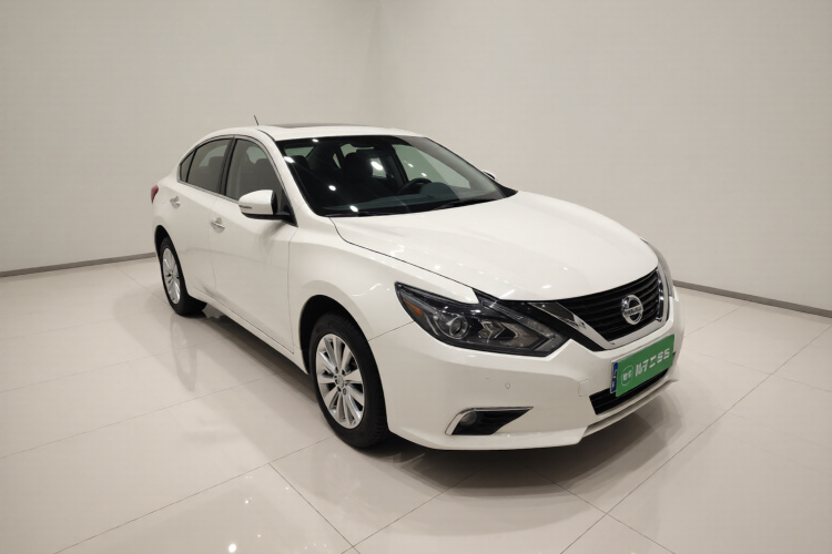 日产 天籁 2016款 改款 2.0L XL舒适版车身外观3