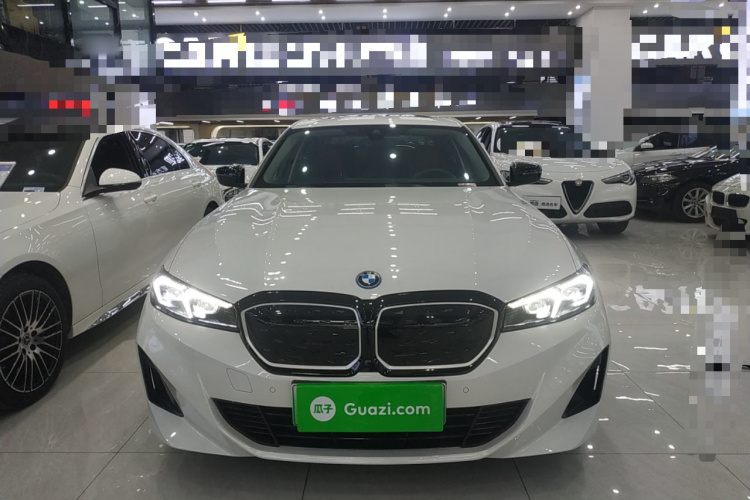 宝马i3 2024款 eDrive 40 L 曜夜套装车身外观2