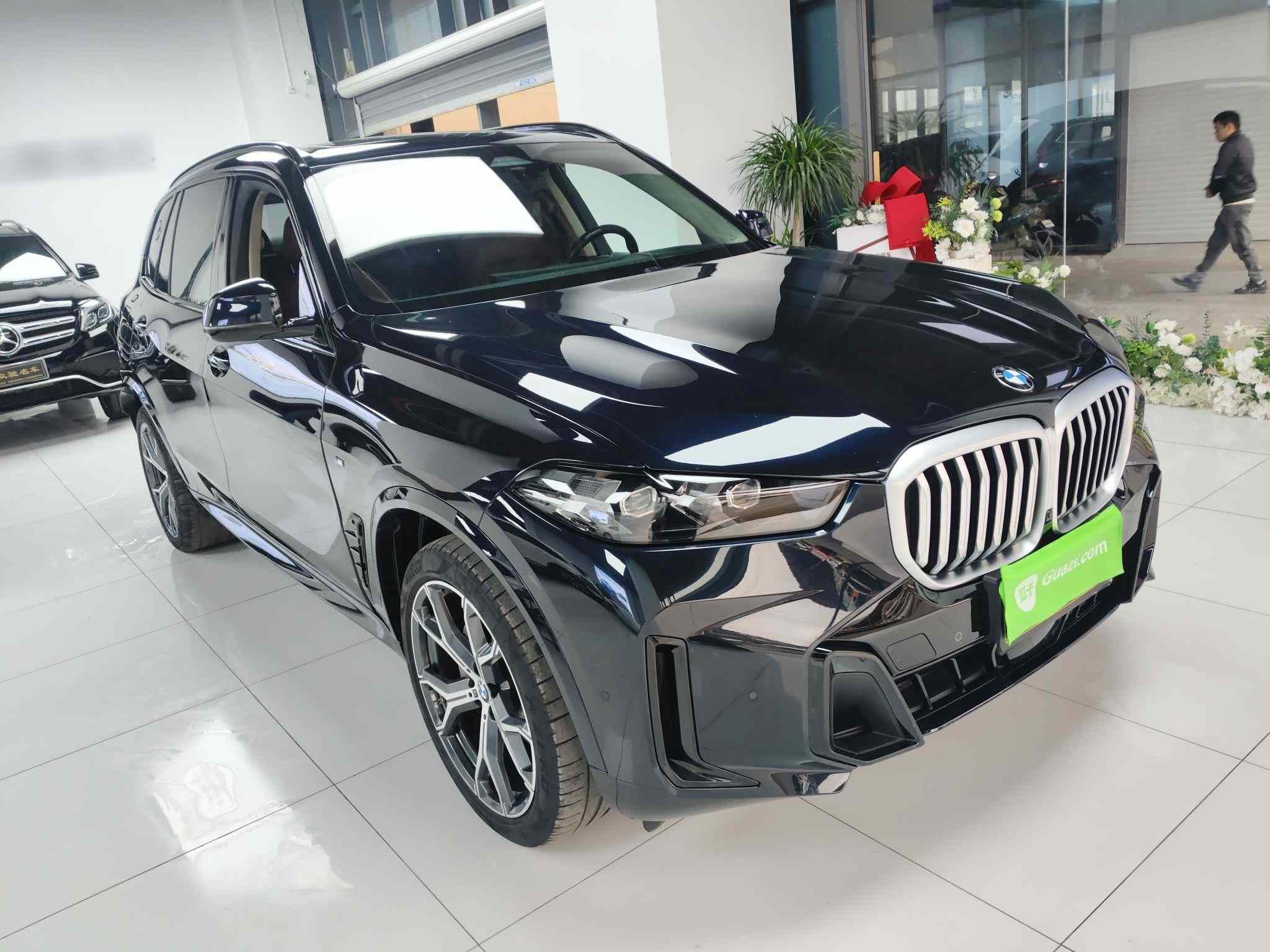 宝马X5 2023款 xDrive 30Li 尊享型M运动曜夜套装(5)