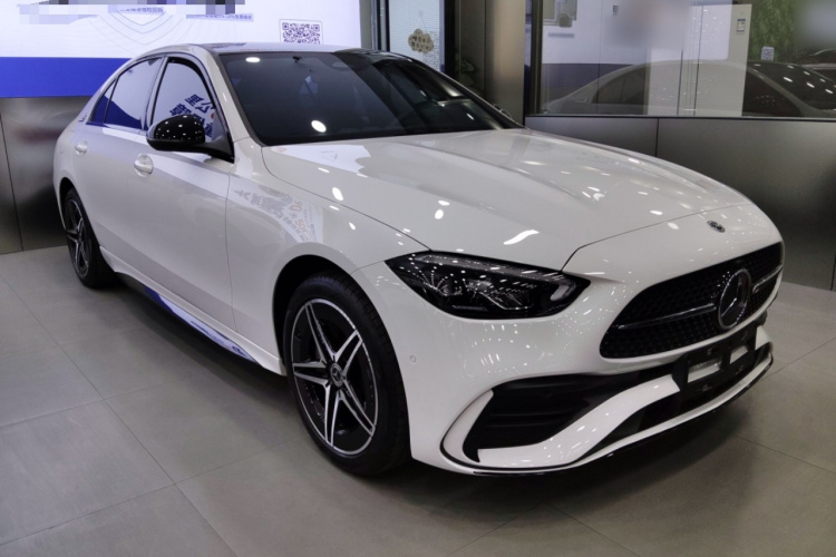 奔驰C级 2023款 改款 C 260 L 皓夜运动版车身外观3