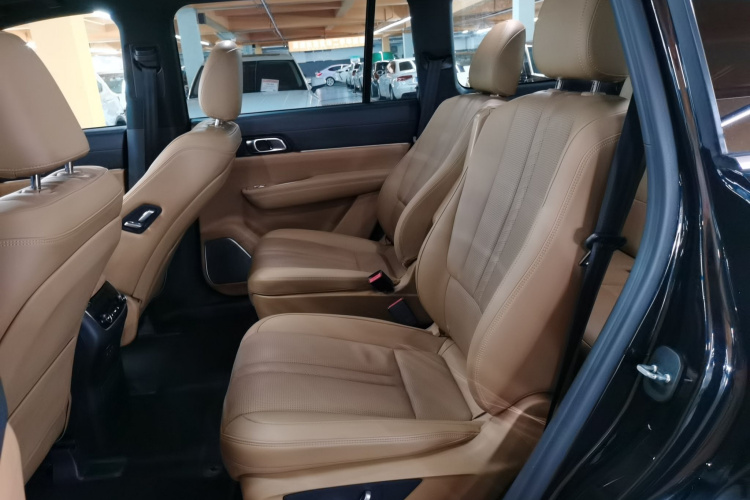 理想汽车 理想ONE 2019款 增程6座版中控内饰21