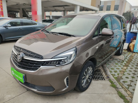 别克GL8 2022款 陆上公务舱 652T 豪华型