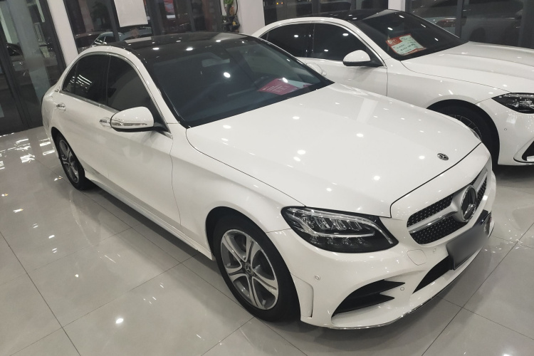 奔驰C级 2020款 C 260 L 运动版车身外观3