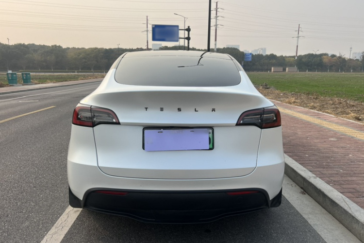 特斯拉 Model Y 2022款 后轮驱动版车身外观6001