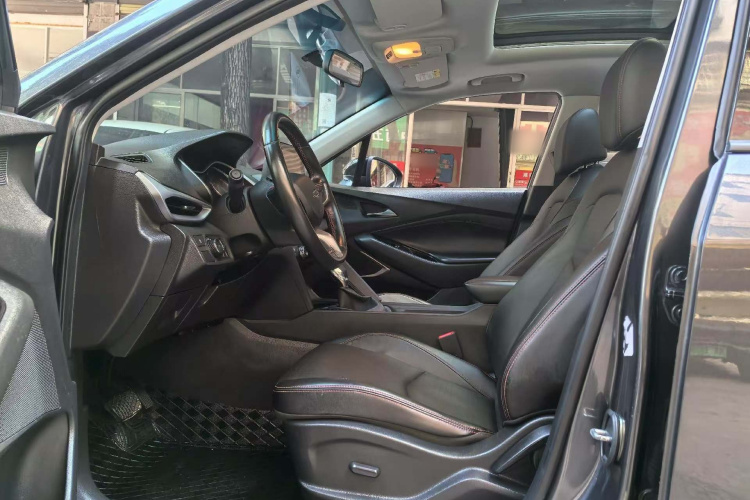 雪佛兰 沃兰多 2020款 轻混 Redline 530T 自动纵享版（5+2款）中控内饰7006