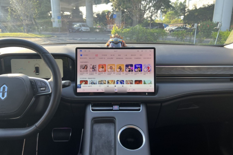 鸿蒙智行 问界M5 2022款 增程后驱标准版局部细节9004