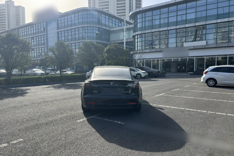 特斯拉 Model 3 2022款 后轮驱动版车身外观6007