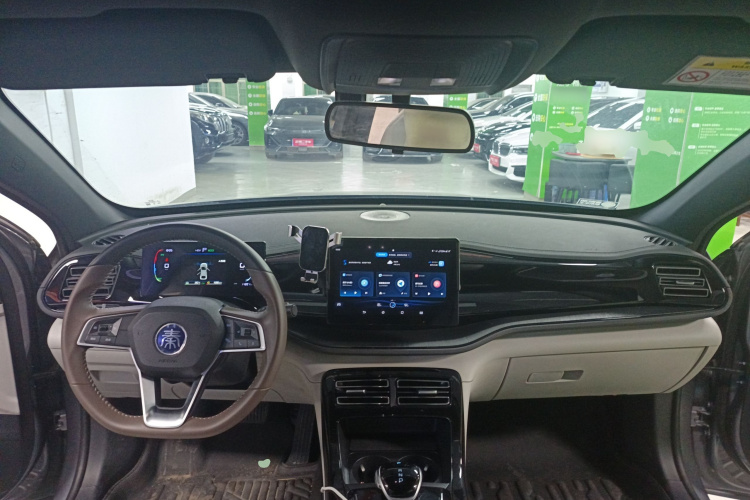 比亚迪 秦PLUS 2024款 荣耀版 DM-i 55KM领先型中控内饰7002