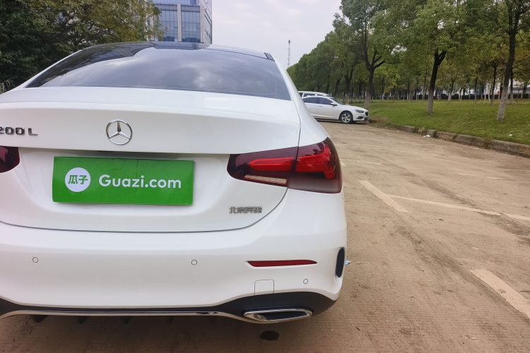 奔驰A级 2022款 改款三 A 200 L 运动轿车时尚型车身外观6011