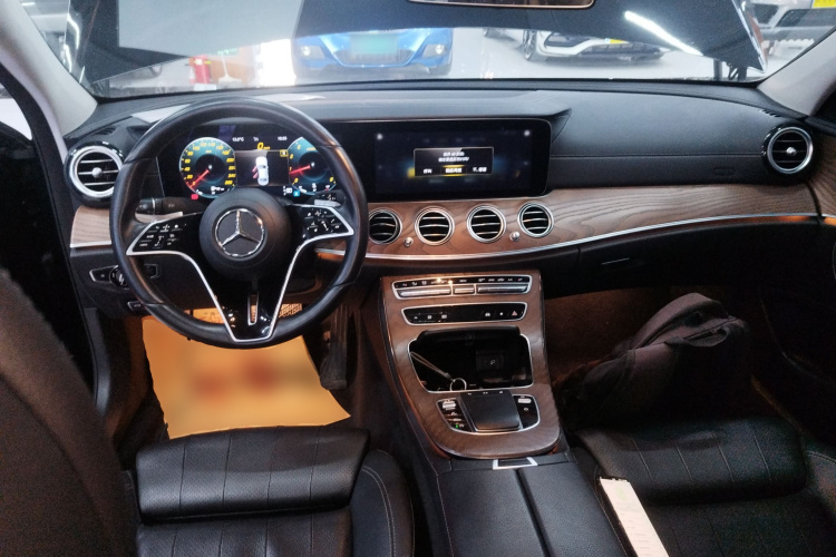 奔驰E级 2021款 改款 E 260 L中控内饰12