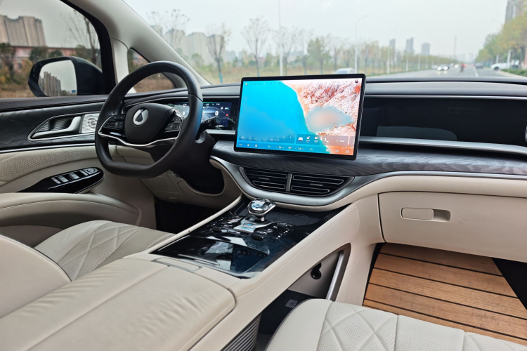 腾势D9 2024款 EV 620 尊享型中控内饰7005