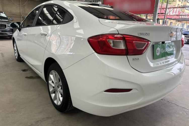 雪佛兰 科鲁兹 2018款 320 自动先锋天窗版车身外观6002