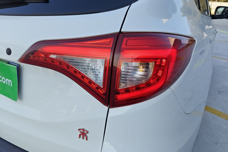 比亚迪 宋 2016款 盖世版 1.5TID 自动精英型车身外观6002