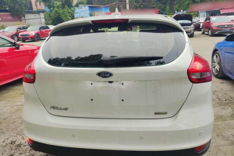 福特 福克斯 2018款 两厢经典 EcoBoost 125 自动超能风尚型智行版车身外观6